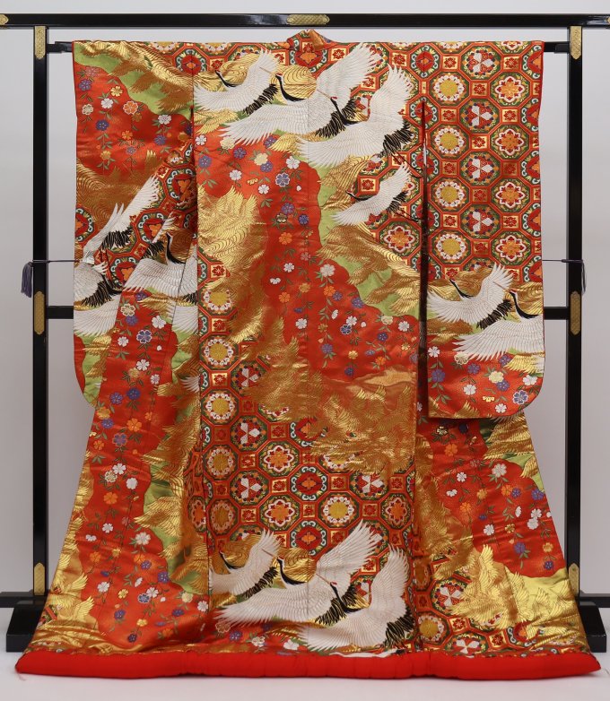 乐天商城 - 色打掛　正絹【中古】オレンジ・ゴールド系　飛翔鶴　落款入り◇【状態ランクB】◆