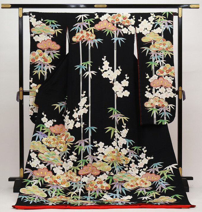 【希少入荷！】憧れの黒引き 　赤比翼◇大振袖・引き振袖 【中古】黒地　松竹梅　ちりめん調　古典的な柄【状態ランクB】婚礼衣装◇高貴で厳粛なカラー　豪華◎