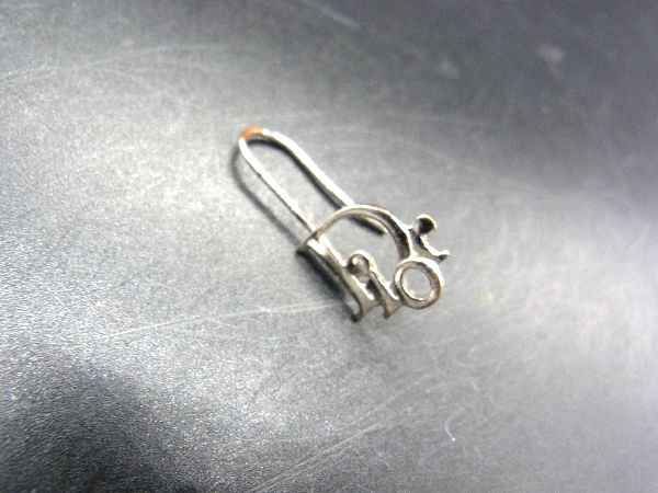 ■美品■ ChristianDior クリスチャンディオール 片耳のみ ピアス アクセサリー レディース シルバー系 DF1804