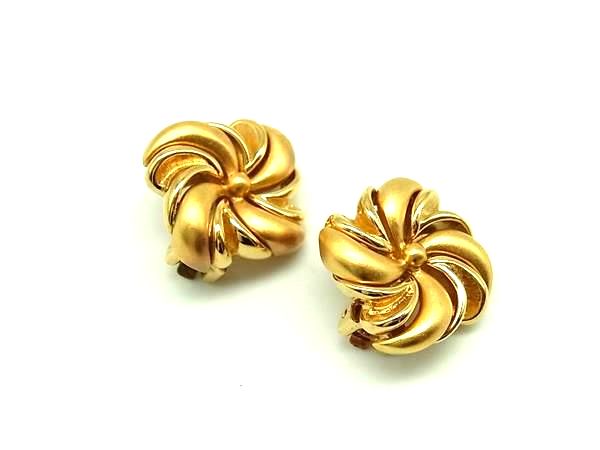 ■美品■ MONET モネ フラワー クリップ式 イヤリング アクセサリー レディース ゴールド系 DH7620