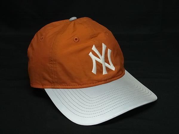 ■美品■ NEWERA ニューエラ 9THIRTY ナイロン100％ ベースボールキャップ 帽子 メンズ レディース オレンジ系×シルバー系 DG8557