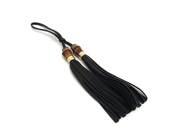 GUCCI - ■極美品■ GUCCI グッチ バンブー レザー タッセル バックチャーム ストラップ レディース ブラック系 FT7273