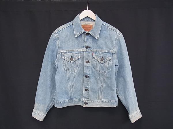 Levi's リーバイス コットン100％ デニムジャケット 上着 アウター 表記サイズ 40 洋服 メンズ レディース ライトブルー系 DM2422