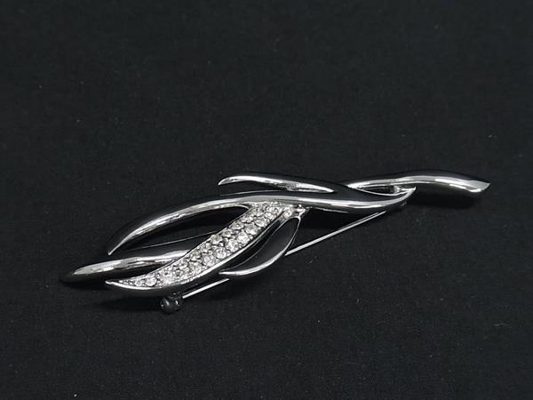 Hawaiian Jewelry - ■極美品■ NINA RICCI ニナリッチ ラインストーン ピンブローチ ピンバッチ アクセサリー レディース シルバー系 DN0523