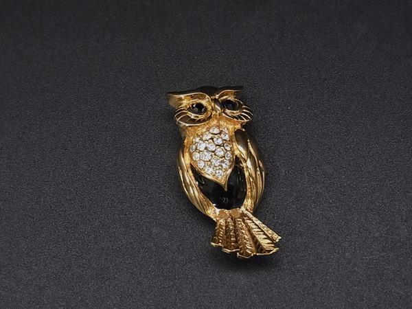 ■美品■ SWAROVSKI スワロフスキー ラインストーン フクロウ ピンブローチ ピンバッジ アクセサリー ゴールド系 DM0525