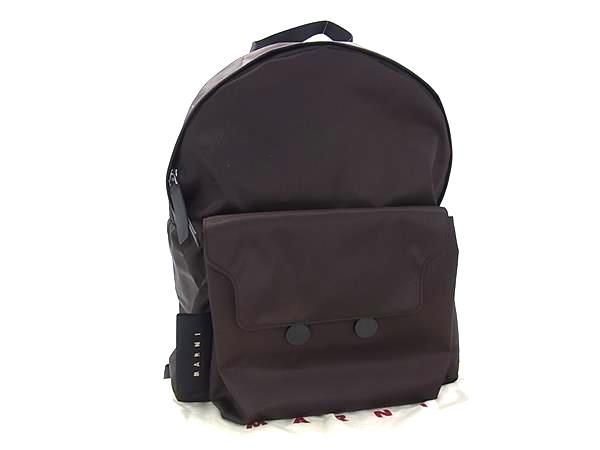 商品情報 ブランド名 MARNI マルニ 状態ランク SAランク(新品同様) ライン カラーブラウン系 素材 ナイロン サイズ(cm) W (底面)約33cm　H 約42.5cm　D 約13.5cm サイズ(inch) ポケット外 ポケット×1 付属品画像内にあるものが全てになります シリアル及び刻印 状態擦れ小 □□□　状態ランクについて　□□□ 【N】　新品 【S】　未使用品（展示品など） 【A】　傷汚れが少なく状態の良い商品 【B】　程よい使用感や多少の傷、汚れはあるが程度良好の商品 【C】　使用感の他、目立つ傷や汚れが見れる商品 【D】　かなり大きな痛みがある難あり商品 ※記載させていただきました状態説明・ランクは、あくまで弊社基準にて判断したものとなります。 その為、個人差による主観の差が生じる場合も御座いますので、あらかじめご了承頂いた上で、ご検討下さいませ。 pleasure（株式会社peace）が販売しています。 出品中の商品につきましては全て正規品(本物）でございます。 （古物許可証第305521507463東京都公安委員会）