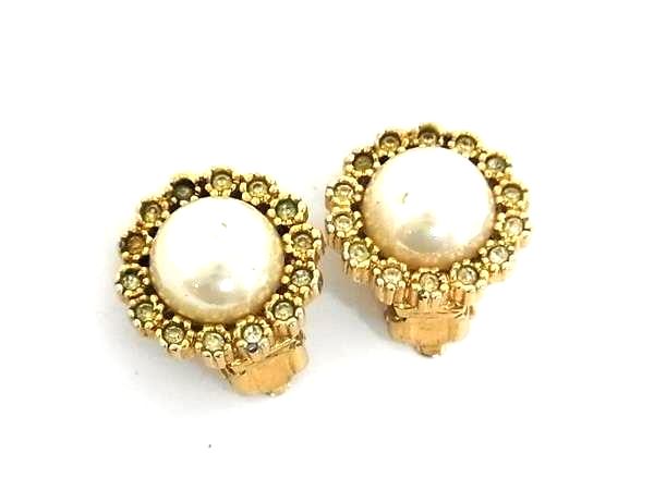 商品情報 ブランド名 NINA RICCI ニナリッチ 状態ランク Bランク ライン カラーゴールド系 素材 サイズ W 約1.5cm　H 約1.5cm ポケット 付属品画像内にあるものが全てになります シリアル及び刻印 状態使用感　擦れ小...