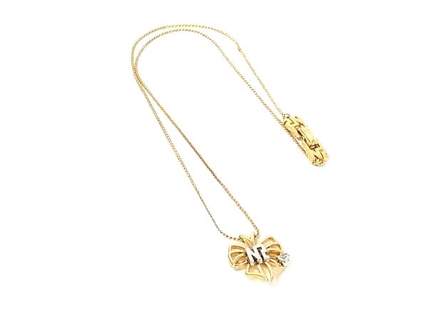 商品情報 ブランド名 NINA RICCI ニナリッチ 状態ランク ABランク(美品) ライン カラーゴールド系×シルバー系 素材 サイズ(cm) 全長:約41.6cmトップ:W 約1.7cm　H 約2cm サイズ(inch) 全長:約16.38inch ポケット 付属品画像内にあるものが全てになります シリアル及び刻印 状態使用感小　擦れ小くすみ小 □□□　状態ランクについて　□□□ 【N】　新品 【S】　未使用品（展示品など） 【A】　傷汚れが少なく状態の良い商品 【B】　程よい使用感や多少の傷、汚れはあるが程度良好の商品 【C】　使用感の他、目立つ傷や汚れが見れる商品 【D】　かなり大きな痛みがある難あり商品 ※記載させていただきました状態説明・ランクは、あくまで弊社基準にて判断したものとなります。 その為、個人差による主観の差が生じる場合も御座いますので、あらかじめご了承頂いた上で、ご検討下さいませ。 pleasure（株式会社peace）が販売しています。 出品中の商品につきましては全て正規品(本物）でございます。 （古物許可証第305521507463東京都公安委員会）