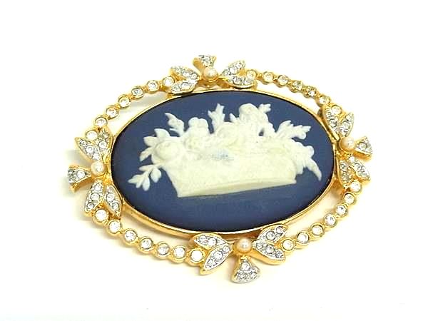 WEDGWOOD ウェッジウッド ジャスパー ラインストーン パール ピンブローチ ピンバッジ アクセサリー ネイビー系×ゴールド系 DD9539
