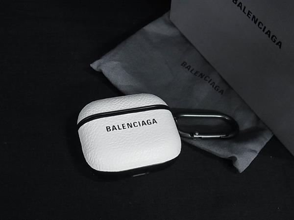 【希少性】BALENCIAGA AirPods proケース　ホワイト　クリーム バレンシアガ airpods ケース balenciaga エアーポッズ ケース airpods