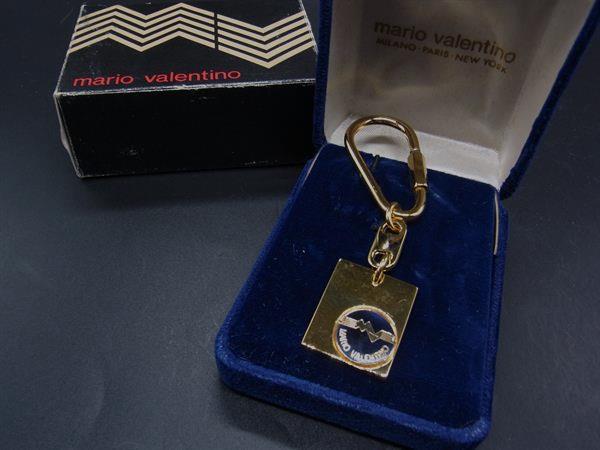 ■美品■ MARIO VALENTINO マリオ ヴァレンティノ キーリング キーホルダー バッグチャーム ゴールド系 DY0143