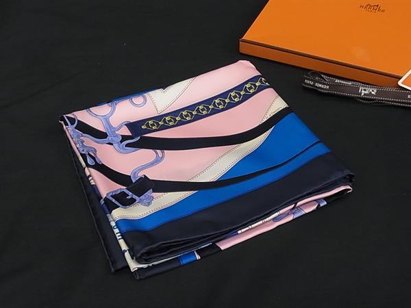 ■新品■未使用■ HERMES エルメス La Promenade du Matin【朝の散歩】カレ90 シルク100% 大判 スカーフ ストール ショール FT9424