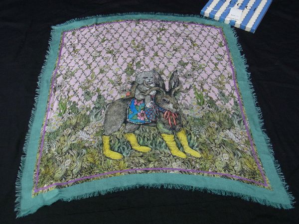 ■新品■未使用■ GUCCI グッチ ヒグチユウコ レーヨン×シルク アニマル スカーフ ピンク系×グリーン系 AP9663のサムネイル