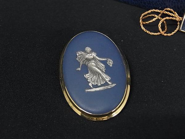 ■美品■ WEDGWOOD ウェッジウッド ジャスパー ピンバッチ ピンブローチ アクセサリー レディース ブルー系×ゴールド系 DK3673