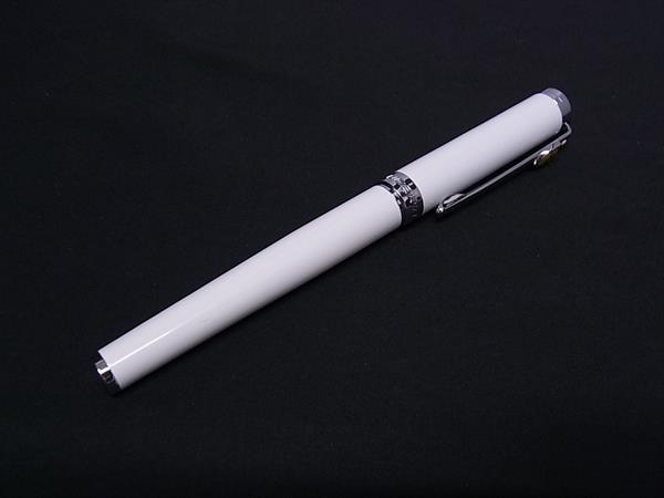 ■新品■未使用■ SHEAFFER シェーファー フェラーリ コラボ インテンシティ 万年筆 筆記用具 文房具 ホワイト系 FS4754