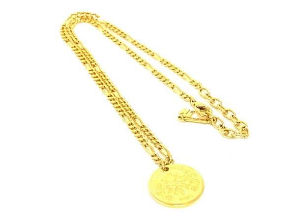 商品情報 ブランド名 NINA RICCI ニナリッチ 状態ランク Aランク(美品) ライン カラーゴールド系 素材 サイズ 全長:約44cmトップ W 約1.8cm　H 約1.8cm ポケット 付属品画像内にあるものが全てになります シリアル及び刻印 状態擦れ小くすみ小 □□□　状態ランクについて　□□□ 【N】　新品 【S】　未使用品（展示品など） 【A】　傷汚れが少なく状態の良い商品 【B】　程よい使用感や多少の傷、汚れはあるが程度良好の商品 【C】　使用感の他、目立つ傷や汚れが見れる商品 【D】　かなり大きな痛みがある難あり商品 ※記載させていただきました状態説明・ランクは、あくまで弊社基準にて判断したものとなります。 その為、個人差による主観の差が生じる場合も御座いますので、あらかじめご了承頂いた上で、ご検討下さいませ。 pleasure（株式会社peace）が販売しています。 出品中の商品につきましては全て正規品(本物）でございます。 （古物許可証第305521507463東京都公安委員会）