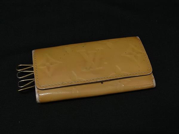 LOUIS VUITTON ルイヴィトン M91544 モノグラムヴェルニ ミュルティクレ4 4連 キーケース 鍵入れ レディース ベージュ系 DM9525