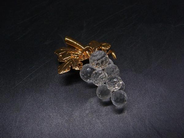 Other - ■美品■ SWAROVSKI スワロフスキー クリスタル 葡萄 ブローチ ピンバッジ ピンブローチ アクセサリー ゴールド系×クリア DM8795