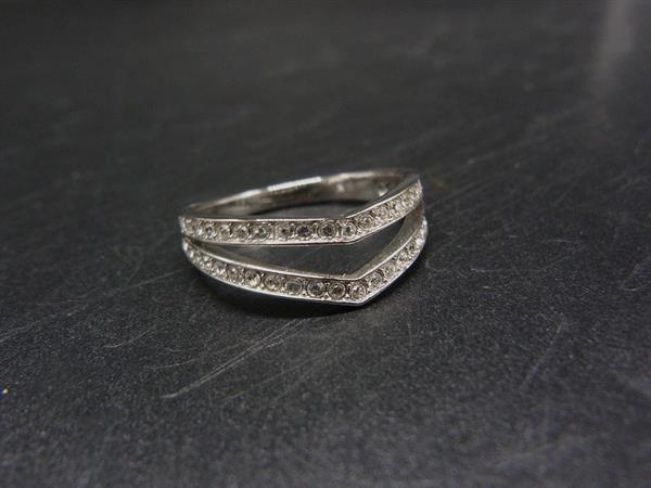 乐天商城 - SWAROVSKI スワロフスキー ラインストーン リング 指輪 アクセサリー 約17号　レディース シルバー系 DM8811