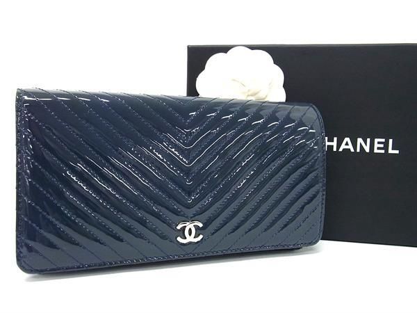 シャネル 長財布 レディース ■新品同様■ CHANEL シャネル ココマーク Vステッチ パテントレザー 二つ折り 長財布 ウォレット ダークネイビー系 AW0837