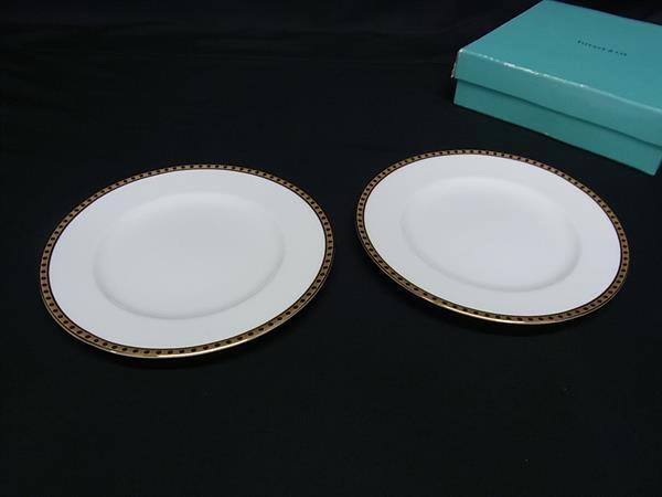 ■極美品■ TIFFANY＆Co ティファニー ゴールドバンド ペアプレート 食器 陶器 皿 テーブルウェア 2点セット ホワイト系 BN4933