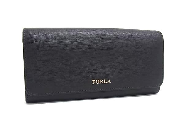 商品情報 ブランド名 FURLA フルラ 状態ランク Bランク ライン カラーブラック系 素材 レザー サイズ(cm) W 約19.5cm　H 約10cm　D 約3cm サイズ(inch) W 約7.68inch　H 約3.94inch　D 約1.18inch ポケット外 ポケット×1　中 ポケット×4　札入れ×2　小銭入れ×2　カード入れ×10以上 付属品画像内にあるものが全てになります シリアル及び刻印 状態使用感小　擦れ小　汚れ小メッキ剥げ　内部素材切れ □□□　状態ランクについて　□□□ 【N】　新品 【S】　未使用品（展示品など） 【A】　傷汚れが少なく状態の良い商品 【B】　程よい使用感や多少の傷、汚れはあるが程度良好の商品 【C】　使用感の他、目立つ傷や汚れが見れる商品 【D】　かなり大きな痛みがある難あり商品 ※記載させていただきました状態説明・ランクは、あくまで弊社基準にて判断したものとなります。 その為、個人差による主観の差が生じる場合も御座いますので、あらかじめご了承頂いた上で、ご検討下さいませ。 pleasure（株式会社peace）が販売しています。 出品中の商品につきましては全て正規品(本物）でございます。 （古物許可証第305521507463東京都公安委員会）
