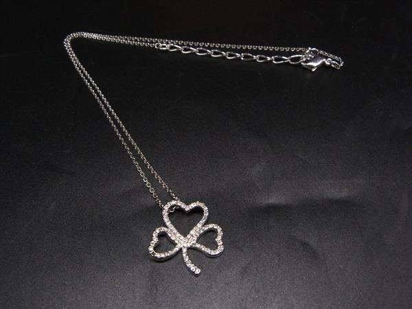 商品情報 ブランド名 SWAROVSKI スワロフスキー 状態ランク Aランク(美品) ライン カラーシルバー系 素材 サイズ 全長：約44.7cmトップ：W 約2.1cm　H 約2.1cm ポケット 付属品画像内にあるものが全てになります...