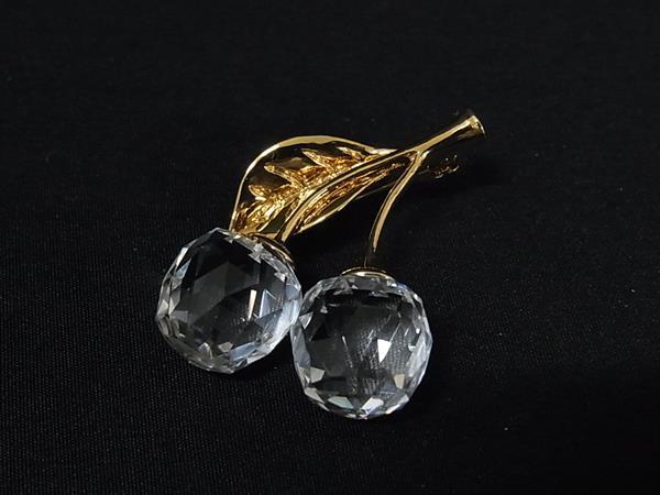 ■新品同様■ SWAROVSKI スワロフスキー チェリー さくらんぼ ピンブローチ ピンバッジ アクセサリー ゴールド系×クリア DK8229
