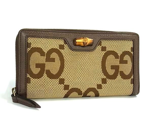 商品情報 ブランド名 GUCCI グッチ 状態ランク Sランク(未使用品) ライン カラーブラウン系 素材 キャンバス×レザー サイズ(cm) W 約19cm　H 約10.5cm　D 約2.5cm サイズ(inch) W 約7.48inch　H 約4.13inch　D 約0.98inch ポケット札入れ×3　小銭入れ×1　カード入れ×12 付属品画像内にあるものが全てになります シリアル及び刻印 状態擦れ小 □□□　状態ランクについて　□□□ 【N】　新品 【S】　未使用品（展示品など） 【A】　傷汚れが少なく状態の良い商品 【B】　程よい使用感や多少の傷、汚れはあるが程度良好の商品 【C】　使用感の他、目立つ傷や汚れが見れる商品 【D】　かなり大きな痛みがある難あり商品 ※記載させていただきました状態説明・ランクは、あくまで弊社基準にて判断したものとなります。 その為、個人差による主観の差が生じる場合も御座いますので、あらかじめご了承頂いた上で、ご検討下さいませ。 pleasure（株式会社peace）が販売しています。 出品中の商品につきましては全て正規品(本物）でございます。 （古物許可証第305521507463東京都公安委員会）