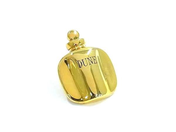 商品情報 ブランド名 ChristianDior クリスチャンディオール 状態ランク Aランク(美品) ライン カラーゴールド系 素材 サイズ(cm) W 約2cm　H 約2.6cm サイズ(inch) ポケット 付属品画像内にあるものが全てになります シリアル及び刻印 状態使用感小　擦れ小くすみ小 □□□　状態ランクについて　□□□ 【N】　新品 【S】　未使用品（展示品など） 【A】　傷汚れが少なく状態の良い商品 【B】　程よい使用感や多少の傷、汚れはあるが程度良好の商品 【C】　使用感の他、目立つ傷や汚れが見れる商品 【D】　かなり大きな痛みがある難あり商品 ※記載させていただきました状態説明・ランクは、あくまで弊社基準にて判断したものとなります。 その為、個人差による主観の差が生じる場合も御座いますので、あらかじめご了承頂いた上で、ご検討下さいませ。 pleasure（株式会社peace）が販売しています。 出品中の商品につきましては全て正規品(本物）でございます。 （古物許可証第305521507463東京都公安委員会）