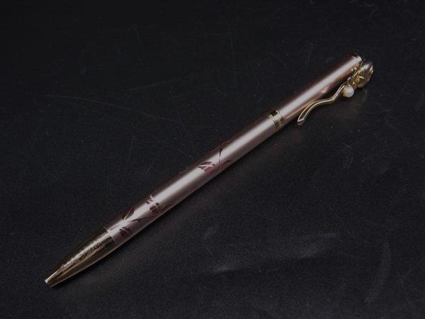 MIKIMOTO ミキモト 本真珠 パール約2mm 薔薇柄 ツイスト式 ボールペン 筆記用具 ステーショナリー ピンク系×ゴールド系 DJ8933