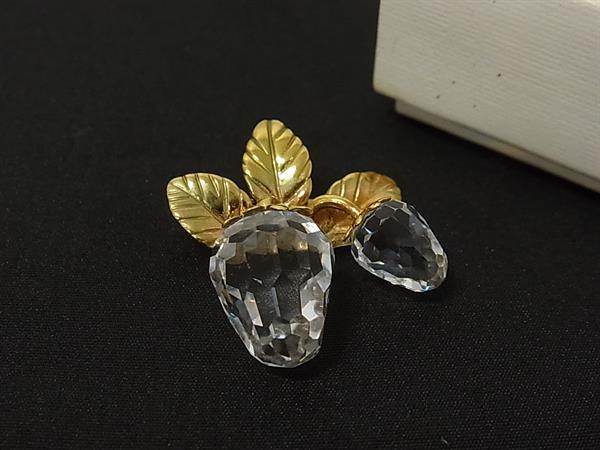 Other - SWAROVSKI スワロフスキー ストロベリー いちご ピンブローチ ピンバッジ アクセサリー レディース ゴールド系×クリア DN3527