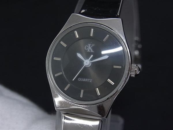 ■稼働品■美品■ Calvin Klein カルバ�