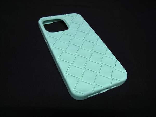 乐天商城 - ■美品■ BOTTEGA VENETA ボッテガヴェネタ イントレチャート ラバー iPhone14ProMax スマホケース ライトブルー系 BS1454
