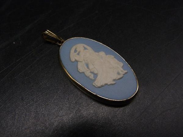 ■美品■ WEDGWOOD ウェッジウッド ジャスパー ペンダントトップ ネックレストップ アクセサリー ライトブルー系×ゴールド系 DL0134