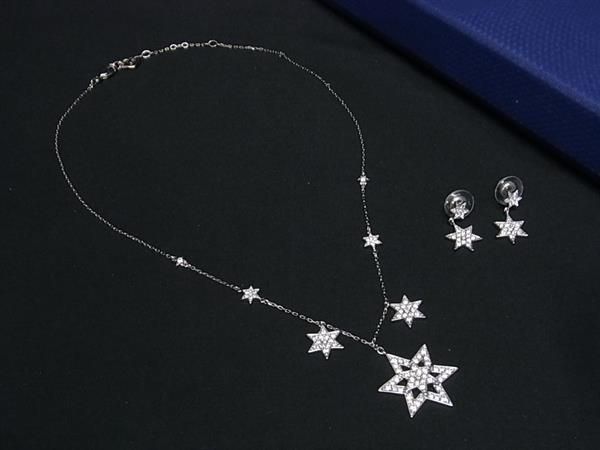 ■極美品■ SWAROVSKI スワロフスキー ラインストーン ネックレス ピアス アクセサリー 2点セット シルバー系 BF7074