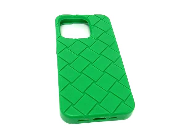 ■美品■ BOTTEGA VENETA ボッテガヴェネタ イントレチャート ラバー iPhone16Pro 対応 アイフォンケース グリーン系 BN7109