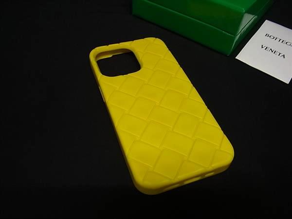 BOTTEGA VENETA iPhone13 シリコンラバーケース イエロー BOTTEGA VENETA（ボッテガ・ヴェネタ） イントレチャート シリコン