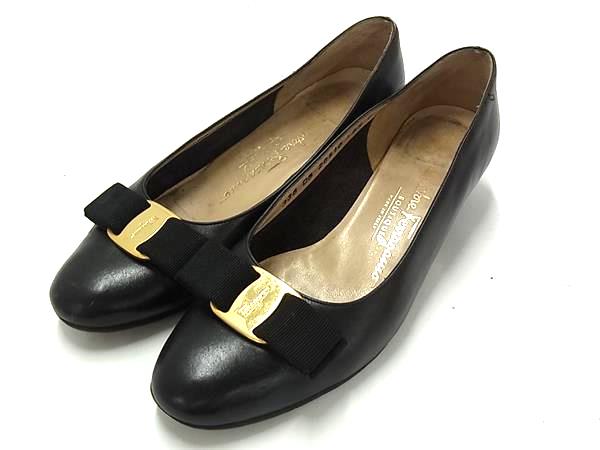 ほぼ未使用☆フェラガモ23.5cmパンプス　ブラック FERRAGAMO（フェラガモ） エナメル パンプス リボン レディース