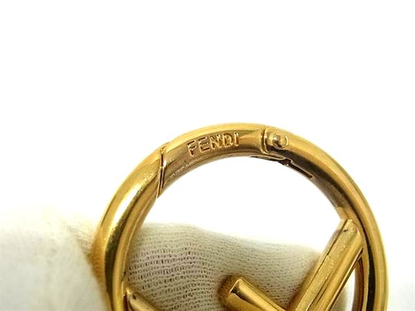 pleasure-Store 楽天市場店の■極美品■ FENDI フェンディ ポンポンチャーム ファー×レザー バッグチャーム キーホルダー パープル系 FV5217｜アングル3