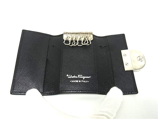 Salvatore Ferragamo フェラガモ ガンチーニ レザー 6連 キーケース 鍵入れ レディース メンズ ブラック系 DK7023