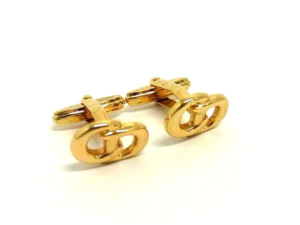 商品情報 ブランド名 ChristianDior ディオール 状態ランク Bランク ライン カラーゴールド系 素材 サイズ W 約1.8cm　H 約2.3cm ポケット 付属品画像内にあるものが全てになります シリアル及び刻印 状態使用感小...