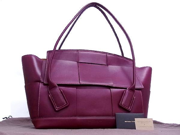 ボッテガヴェネタ   レディースバッグ ■極美品■ BOTTEGA VENETA ボッテガヴェネタ ミディアム ザ アルコ マキシイントレチャート レザー トートバッグ ボルドー系 AK4923