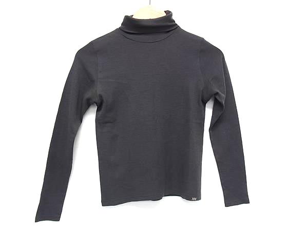 商品情報 ブランド名 Max Mara マックスマーラ 状態ランク Aランク(極美品) ライン カラーグレー系 素材 サイズ(cm) 表記サイズ:S実寸：総丈 約64cm　着丈 約52cm　肩幅 約32cm　身幅 約38cm　袖丈 約55.5cm サイズ(inch) ポケット 付属品画像内にあるものが全てになります シリアル及び刻印 状態擦れ小毛玉小 □□□　状態ランクについて　□□□ 【N】　新品 【S】　未使用品（展示品など） 【A】　傷汚れが少なく状態の良い商品 【B】　程よい使用感や多少の傷、汚れはあるが程度良好の商品 【C】　使用感の他、目立つ傷や汚れが見れる商品 【D】　かなり大きな痛みがある難あり商品 ※記載させていただきました状態説明・ランクは、あくまで弊社基準にて判断したものとなります。 その為、個人差による主観の差が生じる場合も御座いますので、あらかじめご了承頂いた上で、ご検討下さいませ。 pleasure（株式会社peace）が販売しています。 出品中の商品につきましては全て正規品(本物）でございます。 （古物許可証第305521507463東京都公安委員会）