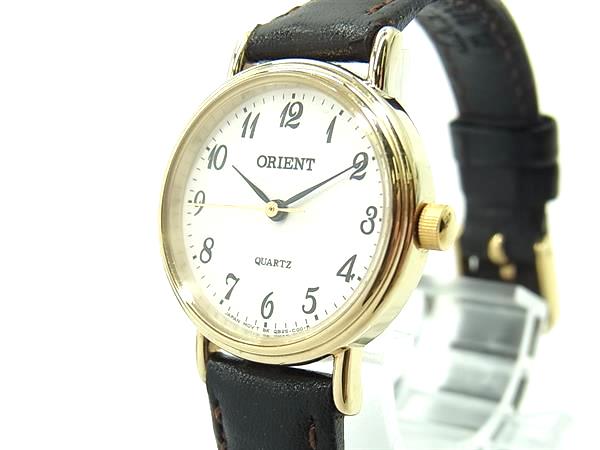 商品情報 ブランド名 ORIENT オリエント 状態ランク ABランク(美品) ライン カラーブラック系×ゴールド系 素材 SS×レザー サイズ(cm) フェイス 縦 約2.1cm　横 約2.1cm(リューズ含まず)　ブレス幅 約1.6cm　腕周り約13.3cm〜17.5cm(調整可能、ベルト穴×7) サイズ(inch) ポケット 付属品画像内にあるものが全てになります シリアル及び刻印 状態使用感小　擦れ小素材割れ小　電池残量未確認　動作未確認　日差不明　現状渡し □□□　状態ランクについて　□□□ 【N】　新品 【S】　未使用品（展示品など） 【A】　傷汚れが少なく状態の良い商品 【B】　程よい使用感や多少の傷、汚れはあるが程度良好の商品 【C】　使用感の他、目立つ傷や汚れが見れる商品 【D】　かなり大きな痛みがある難あり商品 ※記載させていただきました状態説明・ランクは、あくまで弊社基準にて判断したものとなります。 その為、個人差による主観の差が生じる場合も御座いますので、あらかじめご了承頂いた上で、ご検討下さいませ。 pleasure（株式会社peace）が販売しています。 出品中の商品につきましては全て正規品(本物）でございます。 （古物許可証第305521507463東京都公安委員会）
