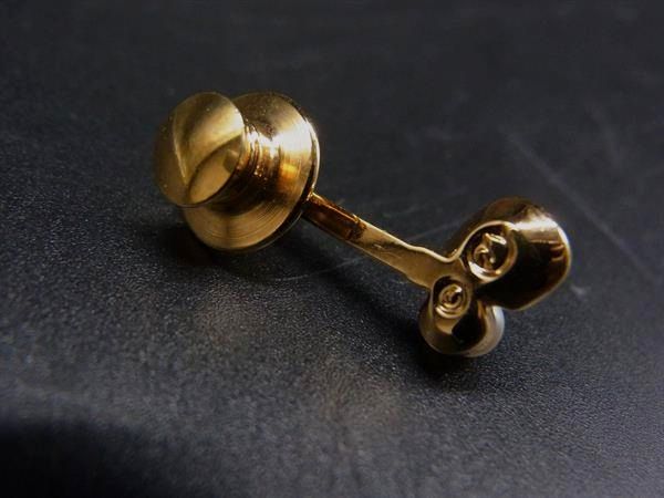 pleasure-Store 楽天市場店の■美品■ SWAROVSKI スワロフスキー ラインストーン パール ブローチ ピンバッジ アクセサリー ゴールド系×ホワイト系 DN8237｜アングル3
