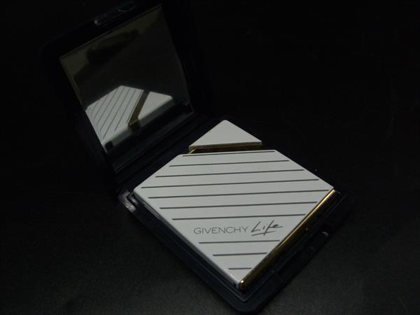 ■美品■ GIVENCHY ジバンシィ ライタ�