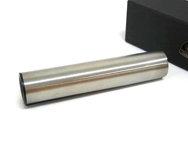 商品情報 ブランド名 Lamborghini ランボルギーニ 状態ランク Aランク(美品) ライン カラーシルバー系×ブラック系 素材 サイズ W 約2.5cm　H 約12.5cm ポケット 付属品画像内にあるものが全てになります シリアル...