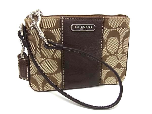 商品情報 ブランド名 COACH コーチ 状態ランク ABランク(美品) ライン カラーブラウン系 素材 キャンバス×レザー サイズ(cm) W 約14.5cm　H 約10cm　D 約1cm サイズ(inch) ポケット 付属品画像内にあるものが全てになります シリアル及び刻印 状態使用感小　擦れ小　汚れ小 □□□　状態ランクについて　□□□ 【N】　新品 【S】　未使用品（展示品など） 【A】　傷汚れが少なく状態の良い商品 【B】　程よい使用感や多少の傷、汚れはあるが程度良好の商品 【C】　使用感の他、目立つ傷や汚れが見れる商品 【D】　かなり大きな痛みがある難あり商品 ※記載させていただきました状態説明・ランクは、あくまで弊社基準にて判断したものとなります。 その為、個人差による主観の差が生じる場合も御座いますので、あらかじめご了承頂いた上で、ご検討下さいませ。 pleasure（株式会社peace）が販売しています。 出品中の商品につきましては全て正規品(本物）でございます。 （古物許可証第305521507463東京都公安委員会）
