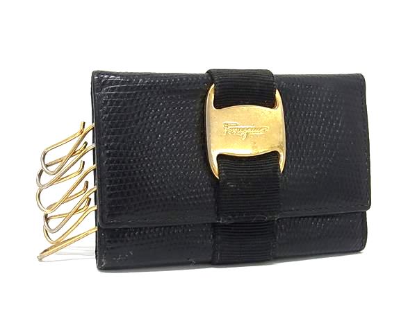 Salvatore Ferragamo フェラガモ 22 3056 ヴァラ リザード型押しレザー キーケース 鍵入れ レディース ブラック系×ゴールド系 DN5296